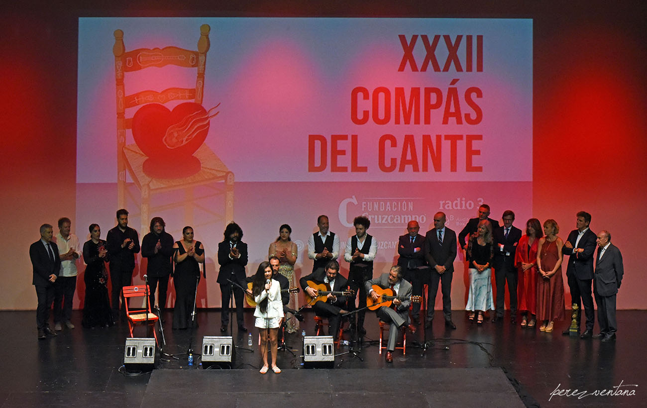 Al cante, la joven Esmeralda Rancapino. Gala XXXII Compás del Cante, Box Cartuja. 29 Mayo 2019. Foto: Quico Pérez-Ventana