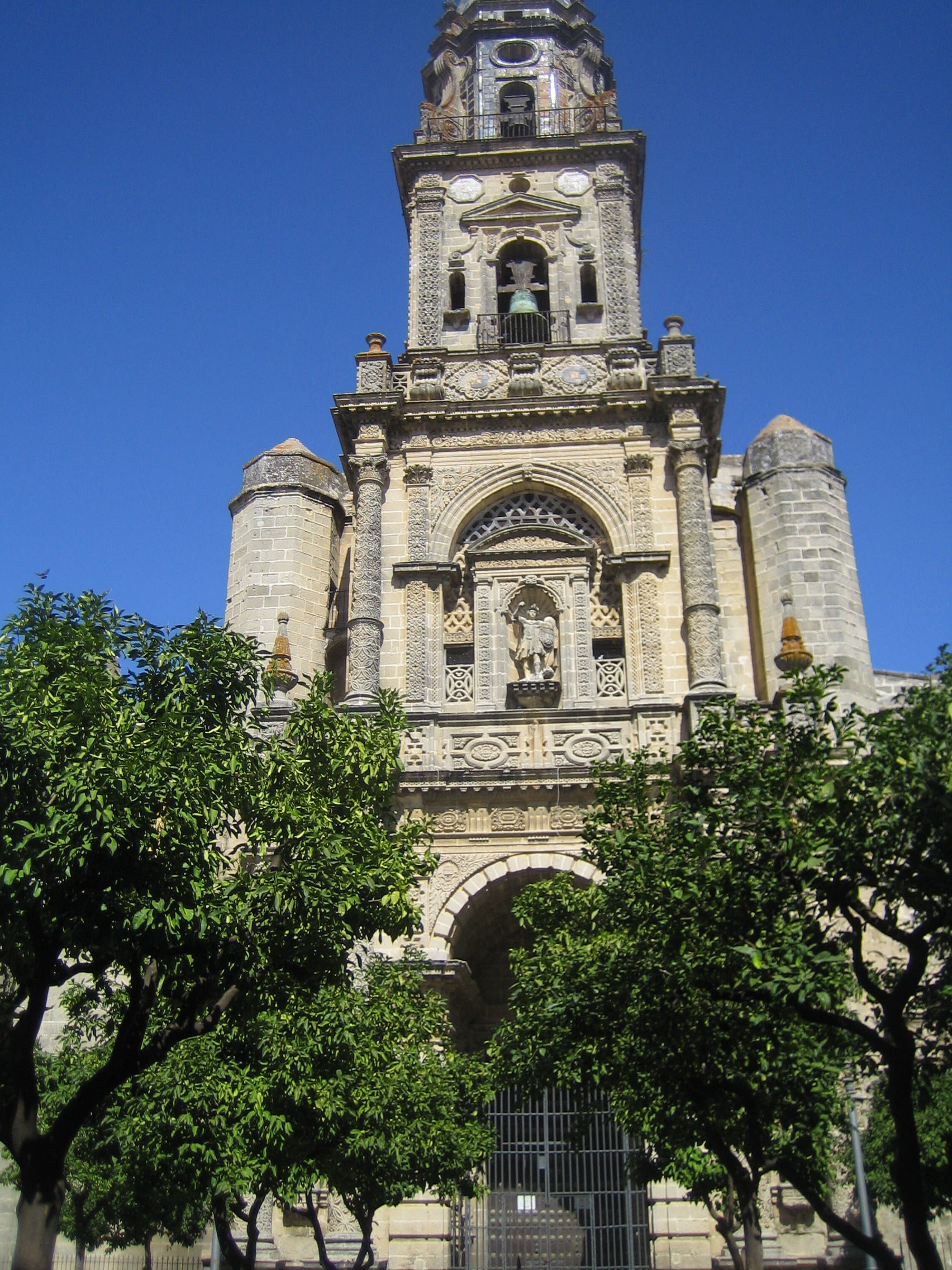 Parroquia de San Miguel, donde se bautizó La Cherna en 1843. Archivo Bohórquez.